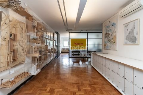 Image 3 - 856189