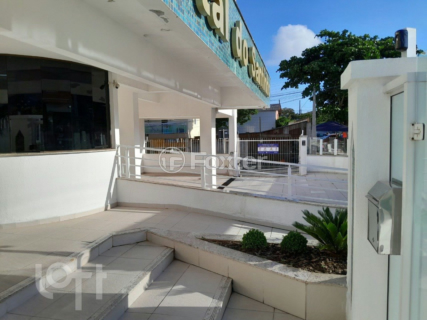 Image 8 - 856326