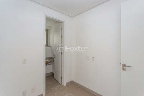 Image 76 - 856350