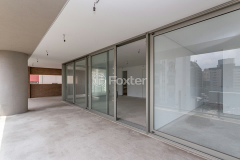 Image 4 - 856351