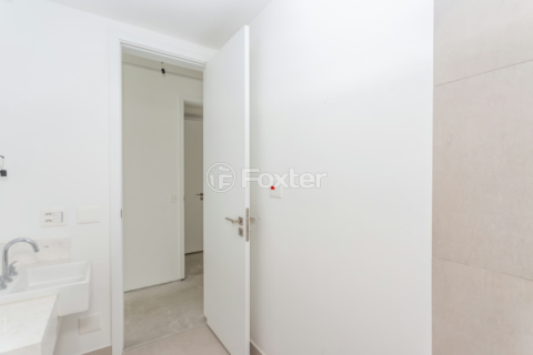 Image 19 - 856351