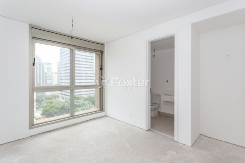 Image 21 - 856351