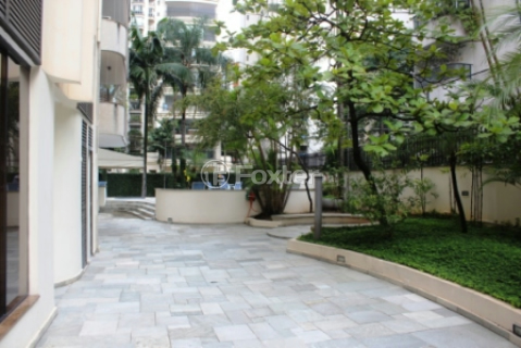 Image 19 - 856486
