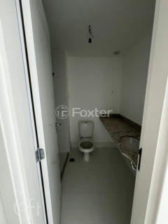 Image 4 - 856603