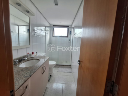 Image 8 - 856676