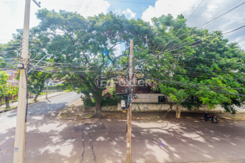 Image 10 - 856701