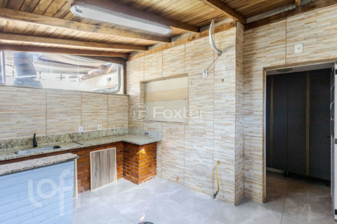 Image 6 - 856777