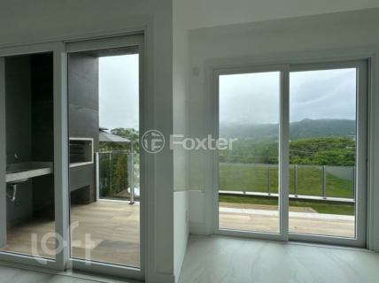 Image 7 - 856842