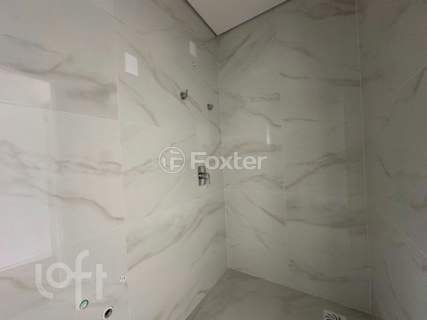 Image 6 - 856842