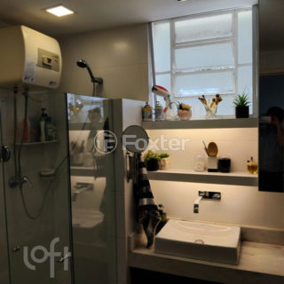 Image 17 - 856932