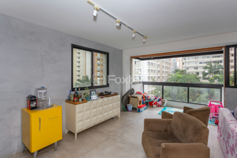 Image 3 - 856952