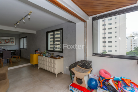 Image 8 - 856952