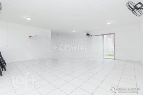 Image 8 - 857579