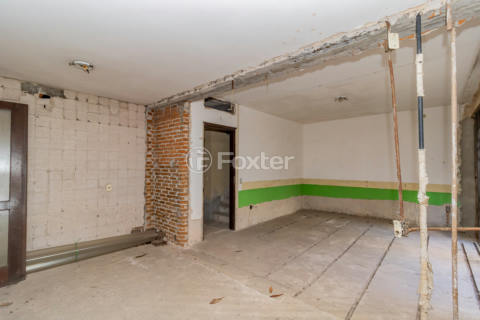 Image 32 - 857599
