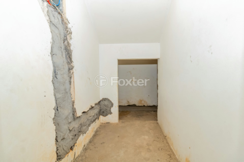 Image 30 - 857599