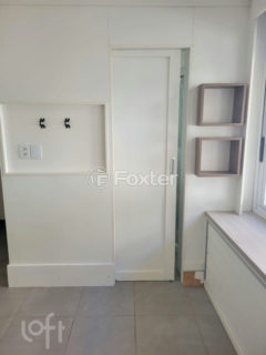 Image 7 - 857800