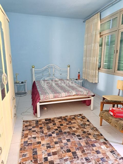Image 7 - 857833