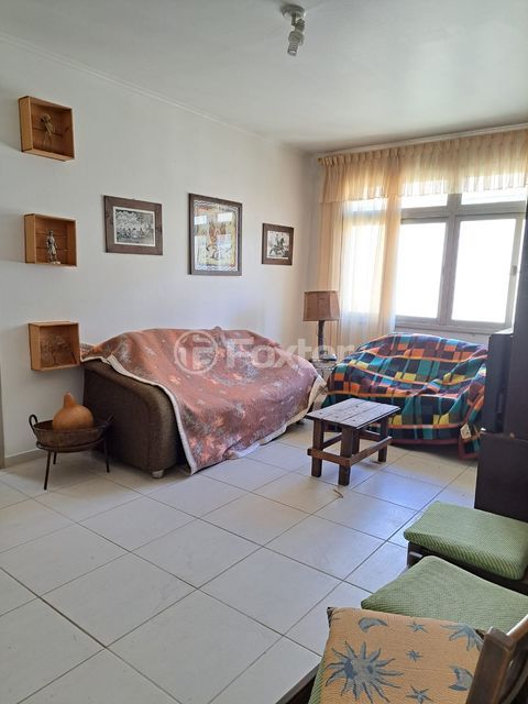 Image 3 - 857833
