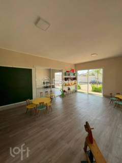 Image 10 - 857912