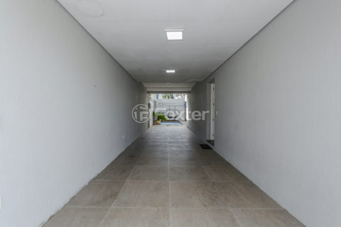 Image 39 - 858038