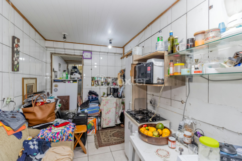 Image 21 - 858053