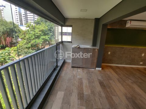 Image 8 - 858142