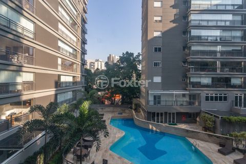 Image 9 - 858168