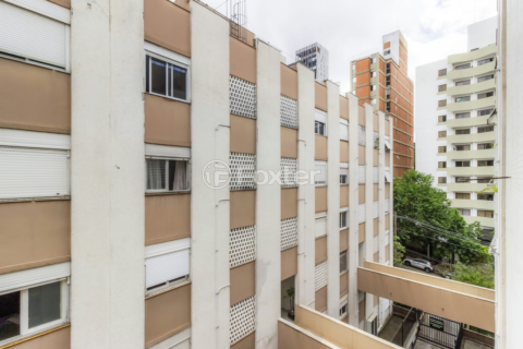 Image 2 - 858197