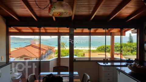 Image 7 - 858439