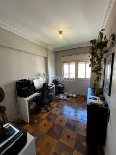Image 10 - 858443