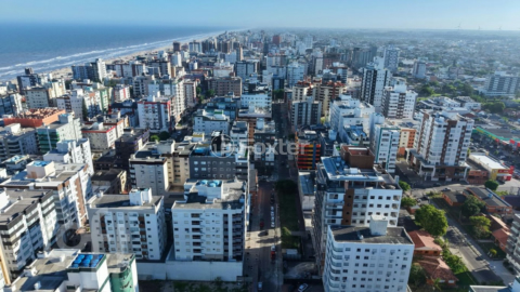 Image 17 - 858468