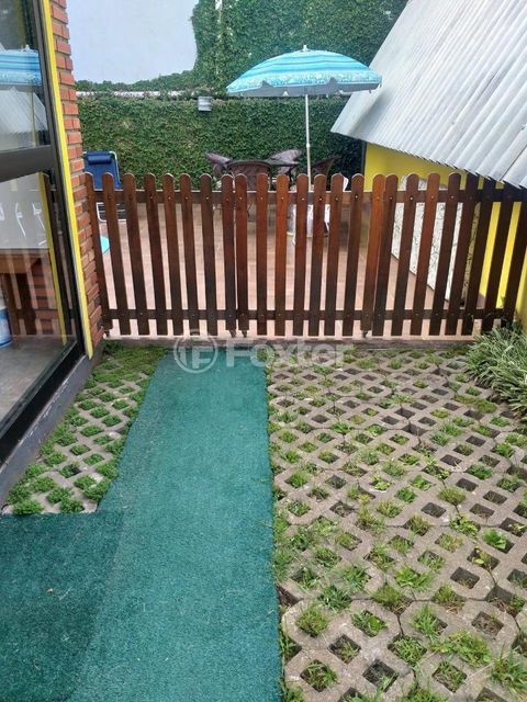 Image 6 - 858563