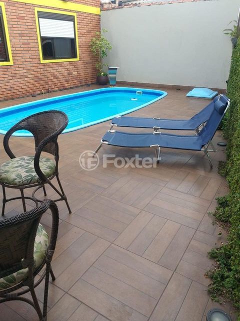 Image 8 - 858563