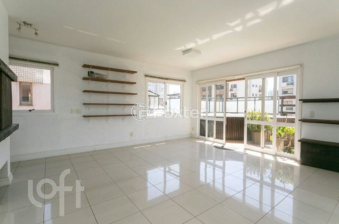 Image 7 - 858699