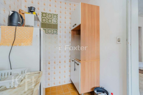 Image 9 - 858758