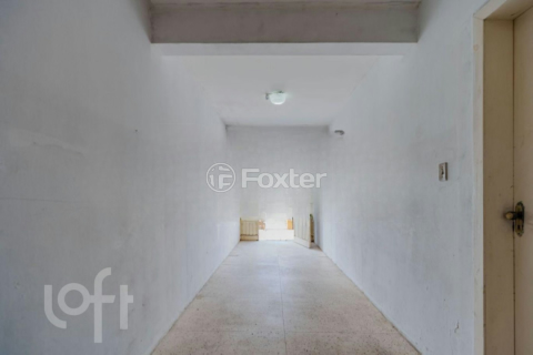 Image 17 - 858758