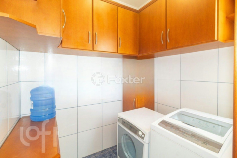 Image 7 - 858840