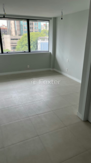 Image 3 - 859115