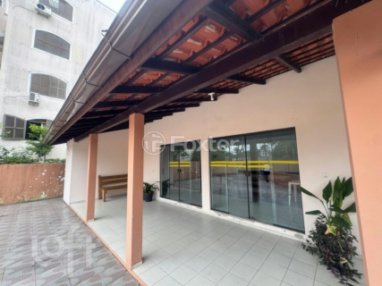 Image 22 - 859189