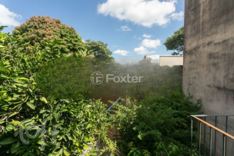 Image 20 - 859218