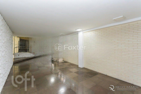 Image 19 - 859256