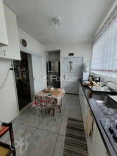 Image 7 - 859282