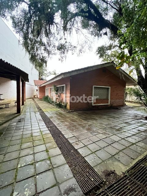 Image 9 - 859889