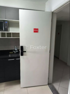 Image 7 - 860744