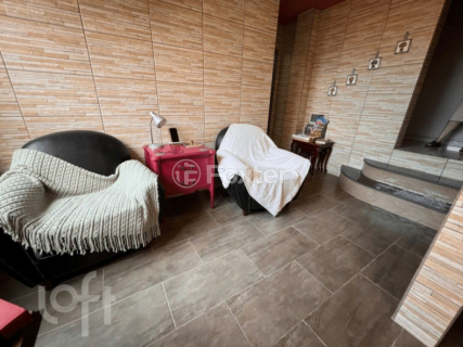 Image 5 - 860928