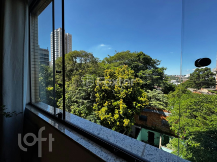 Image 6 - 860930