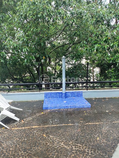 Image 24 - 863545