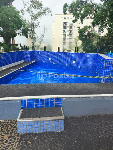 Image 33 - 863545