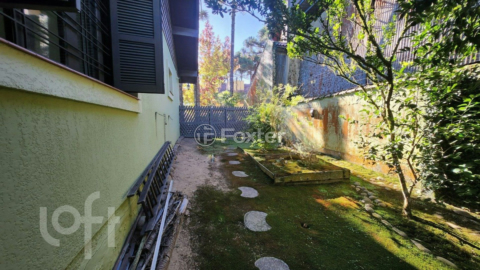 Image 8 - 863716