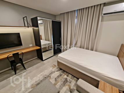 Image 2 - 864080